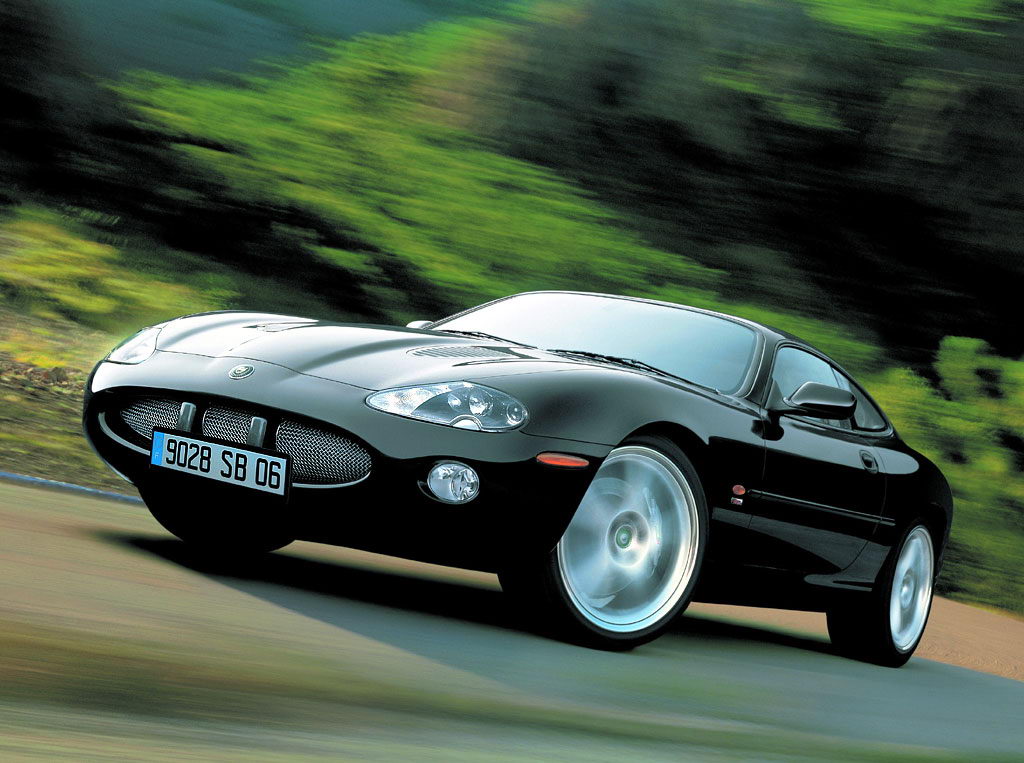 Jaguar XK 2002 001.jpg